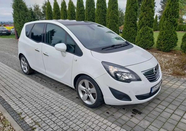 Opel Meriva cena 23900 przebieg: 151000, rok produkcji 2011 z Września małe 37